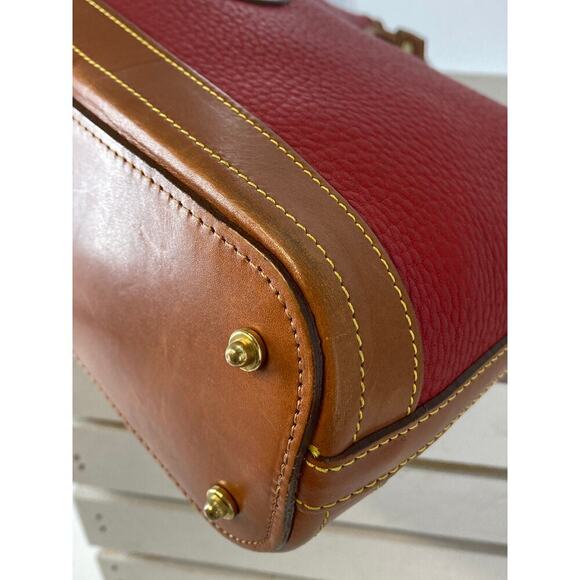 DOONEY & BOURKE, LARGE RED PEBBLED LEATHER SHOULDER BAG - Picture 8 of 16